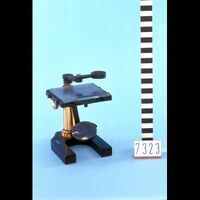 Voorwerpen\7300\7323.jpg; V07323; ; Prepareermicroscoop met kistSpecimen microscope with box